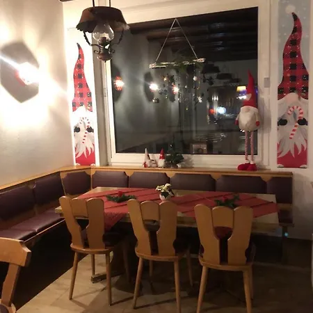 Apartment Haus Astenblick In Fuer Bis Zu 35 Personen Fuer Wanderveranstaltungen Und Familienfeiern Winterberg