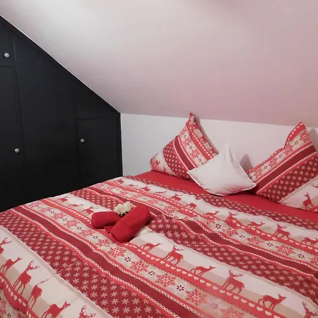 Haus Astenblick In Fuer Bis Zu 35 Personen Fuer Wanderveranstaltungen Und Familienfeiern Apartment *
