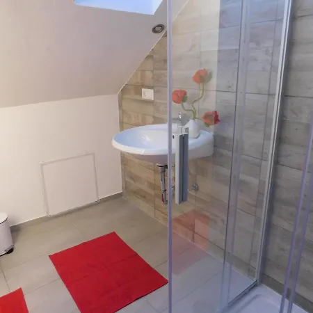 Apartment Haus Astenblick In Fuer Bis Zu 35 Personen Fuer Wanderveranstaltungen Und Familienfeiern