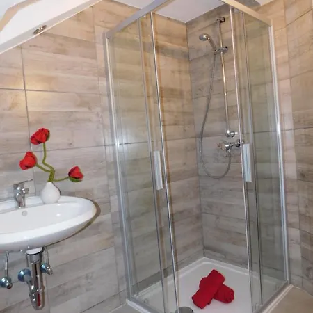 Haus Astenblick In Fuer Bis Zu 35 Personen Fuer Wanderveranstaltungen Und Familienfeiern *