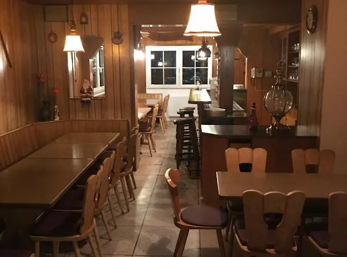 Haus Astenblick In Fuer Bis Zu 35 Personen Fuer Wanderveranstaltungen Und Familienfeiern * Winterberg