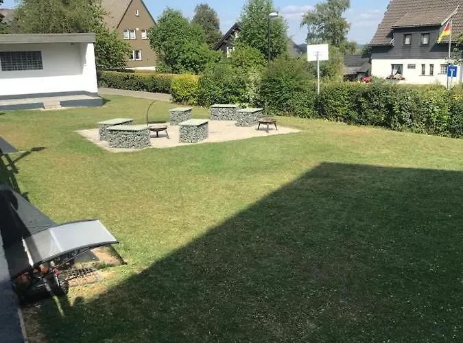 Haus Astenblick In Fuer Bis Zu 35 Personen Fuer Wanderveranstaltungen Und Familienfeiern ヴィンターベルク