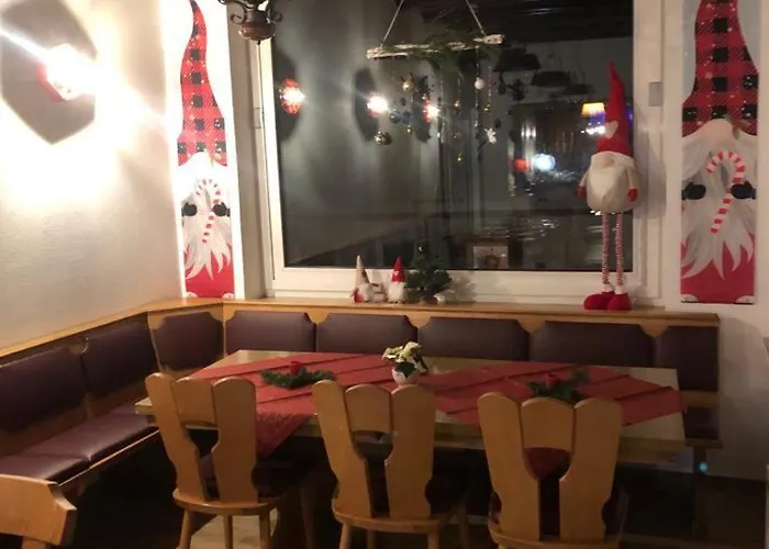 アパート Haus Astenblick In Fuer Bis Zu 35 Personen Fuer Wanderveranstaltungen Und Familienfeiern ヴィンターベルク