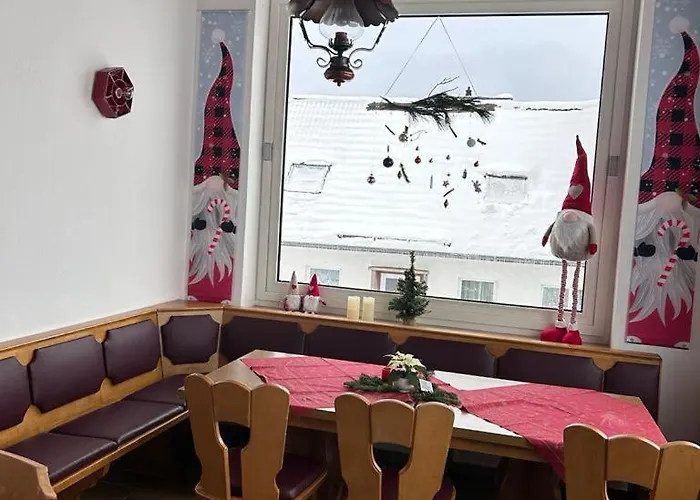 Haus Astenblick In Fuer Bis Zu 35 Personen Fuer Wanderveranstaltungen Und Familienfeiern *