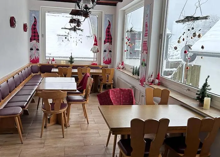 Haus Astenblick In Fuer Bis Zu 35 Personen Fuer Wanderveranstaltungen Und Familienfeiern * ヴィンターベルク