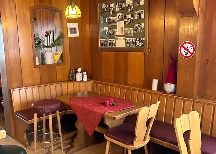 Haus Astenblick In Fuer Bis Zu 35 Personen Fuer Wanderveranstaltungen Und Familienfeiern Apartman Winterberg