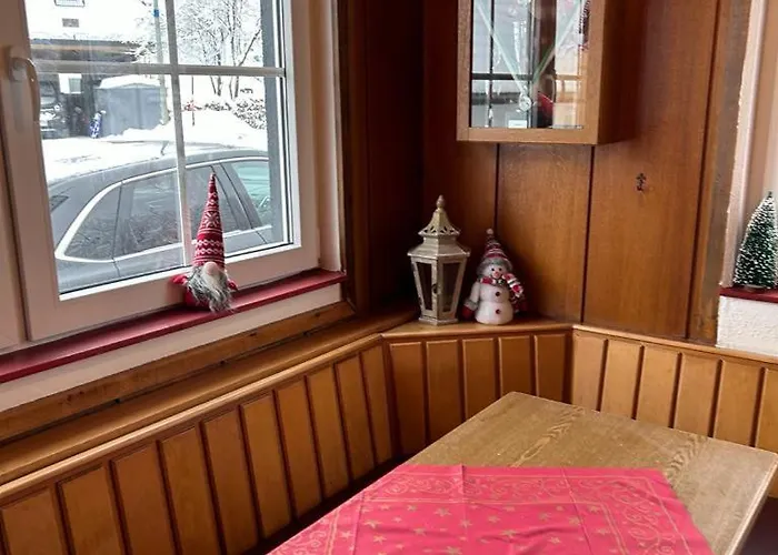 アパート Haus Astenblick In Fuer Bis Zu 35 Personen Fuer Wanderveranstaltungen Und Familienfeiern ヴィンターベルク